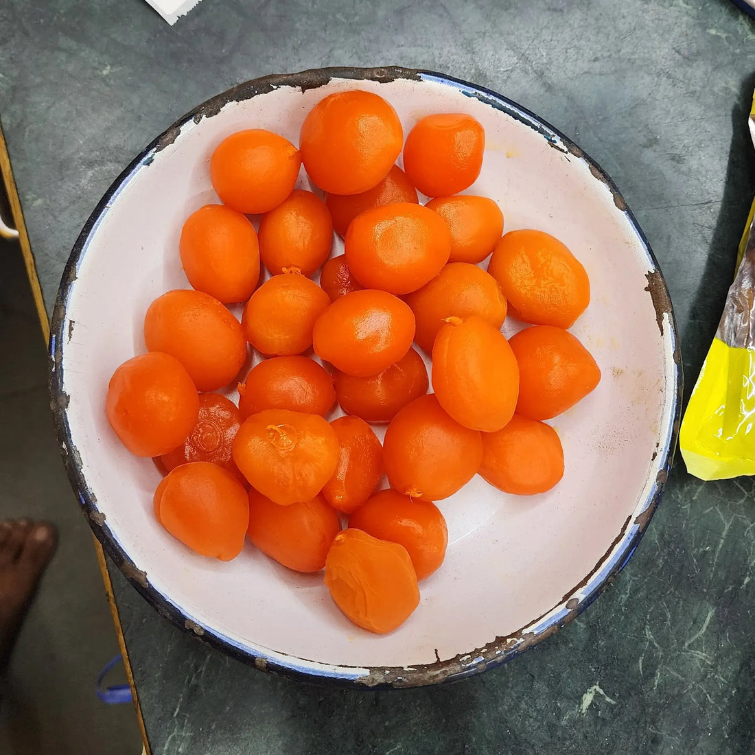 Red Peach લાલ પીચ
